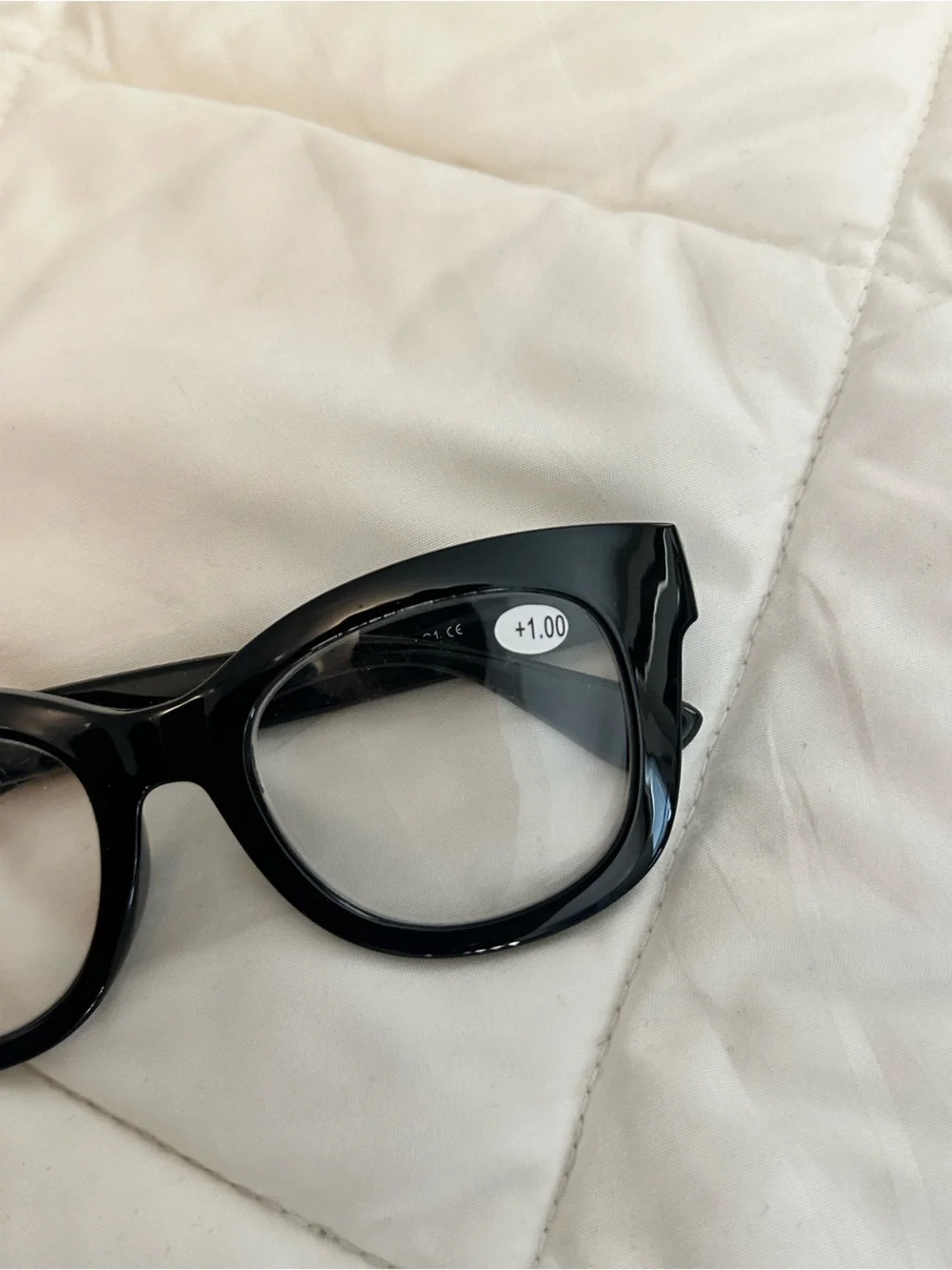 Oversized Black Cat-Eye Reading Glasses (+1.00)